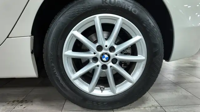 BMW 2 Series view 12