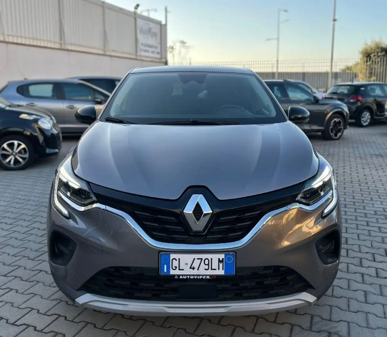 Renault Captur TCe 90 CV Equilibre TUA DA € 225,00 Grigio - 2