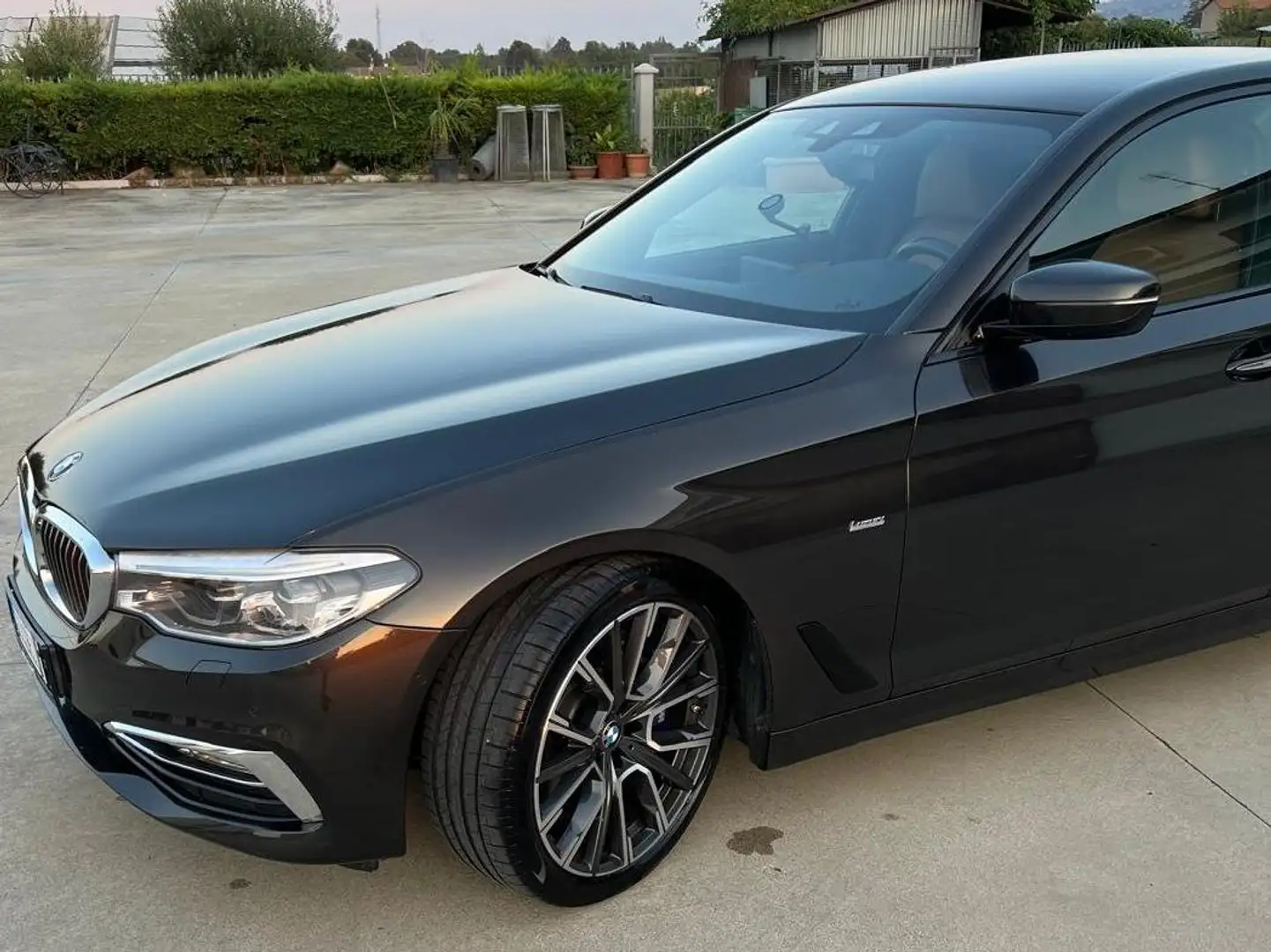BMW 520 Serie 5 G30 Berlina 520d xdrive Luxury 20" Nero - 1