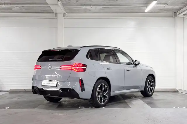 BMW X3 view 7