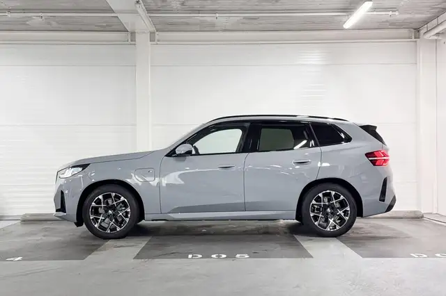 BMW X3 view 2