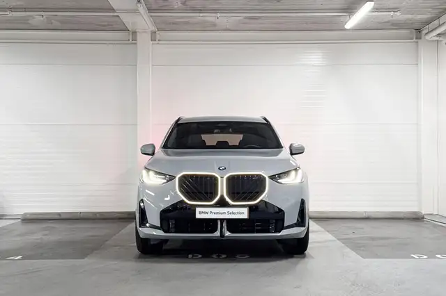 BMW X3 view 6