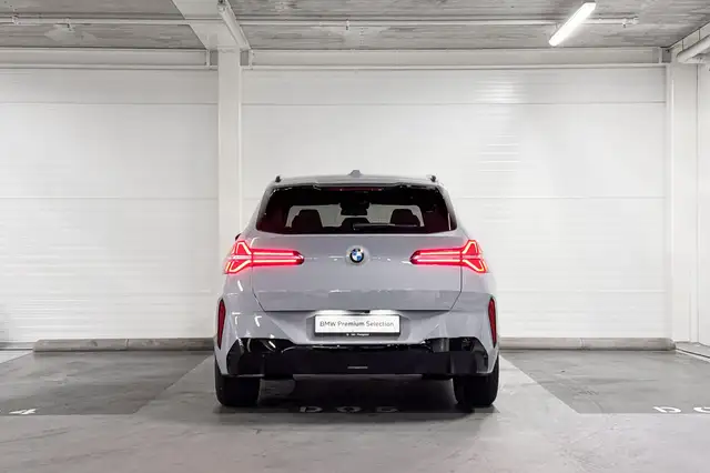 BMW X3 view 8