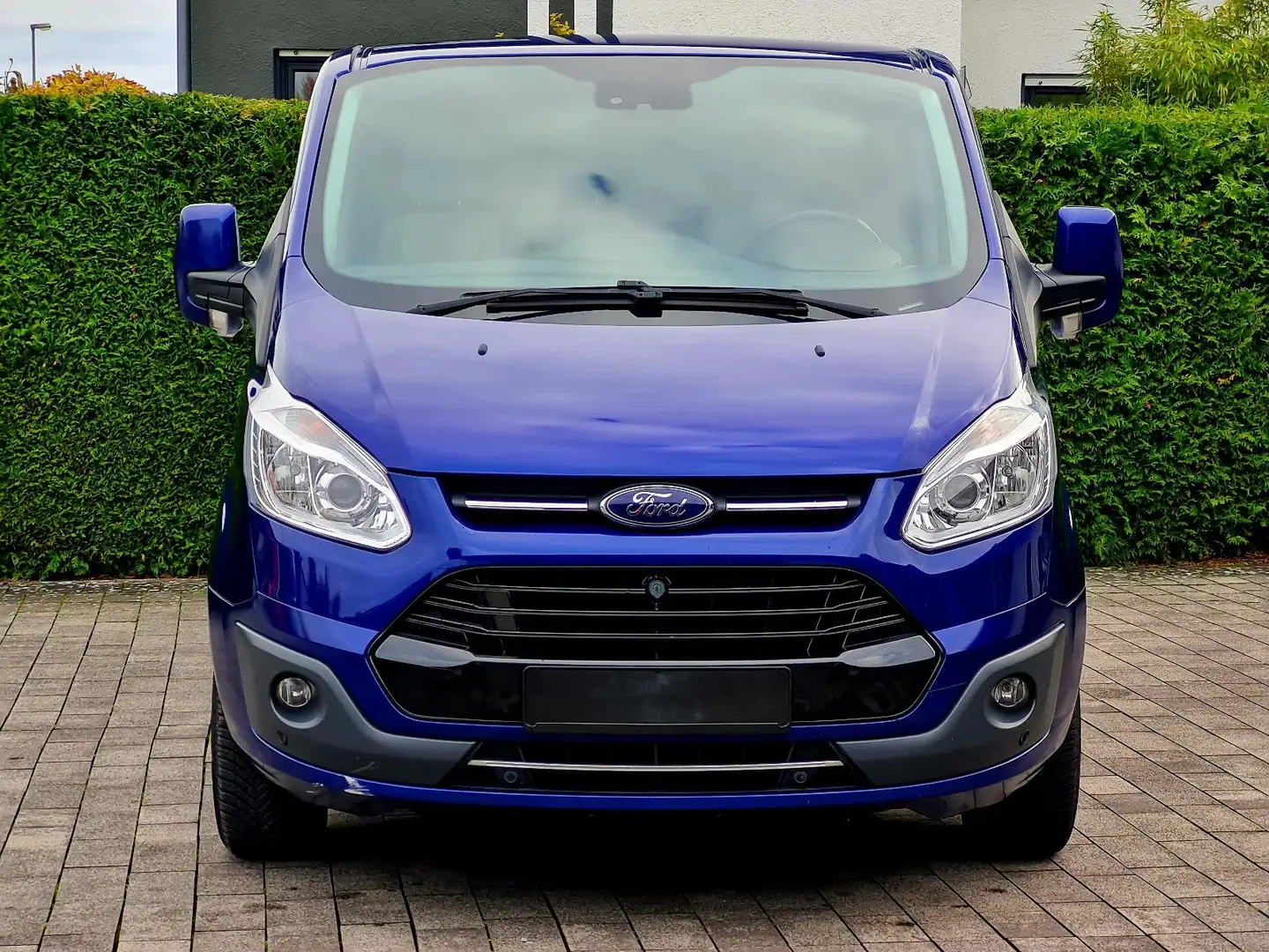 Ford Tourneo Custom L2 Titanium (9-Sitzer/AHK) Blau - 2