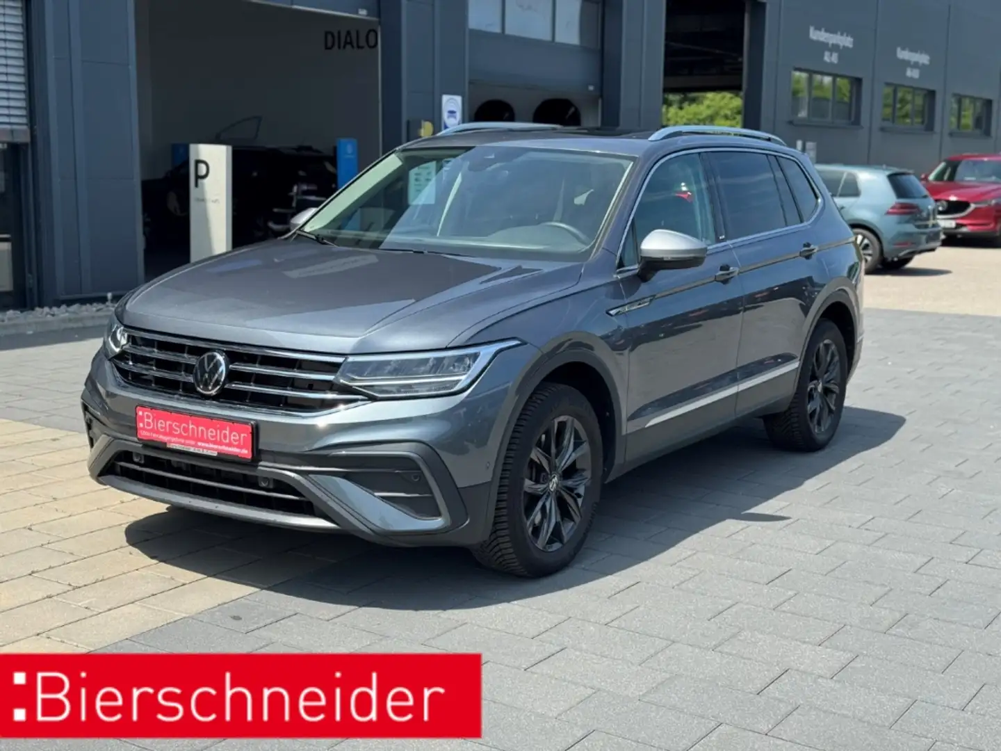Volkswagen Tiguan Allspace 2.0 TSI DSG 4Mo. Move 7-S. PANORAMA KAMERA PARKLEN Grau - 1