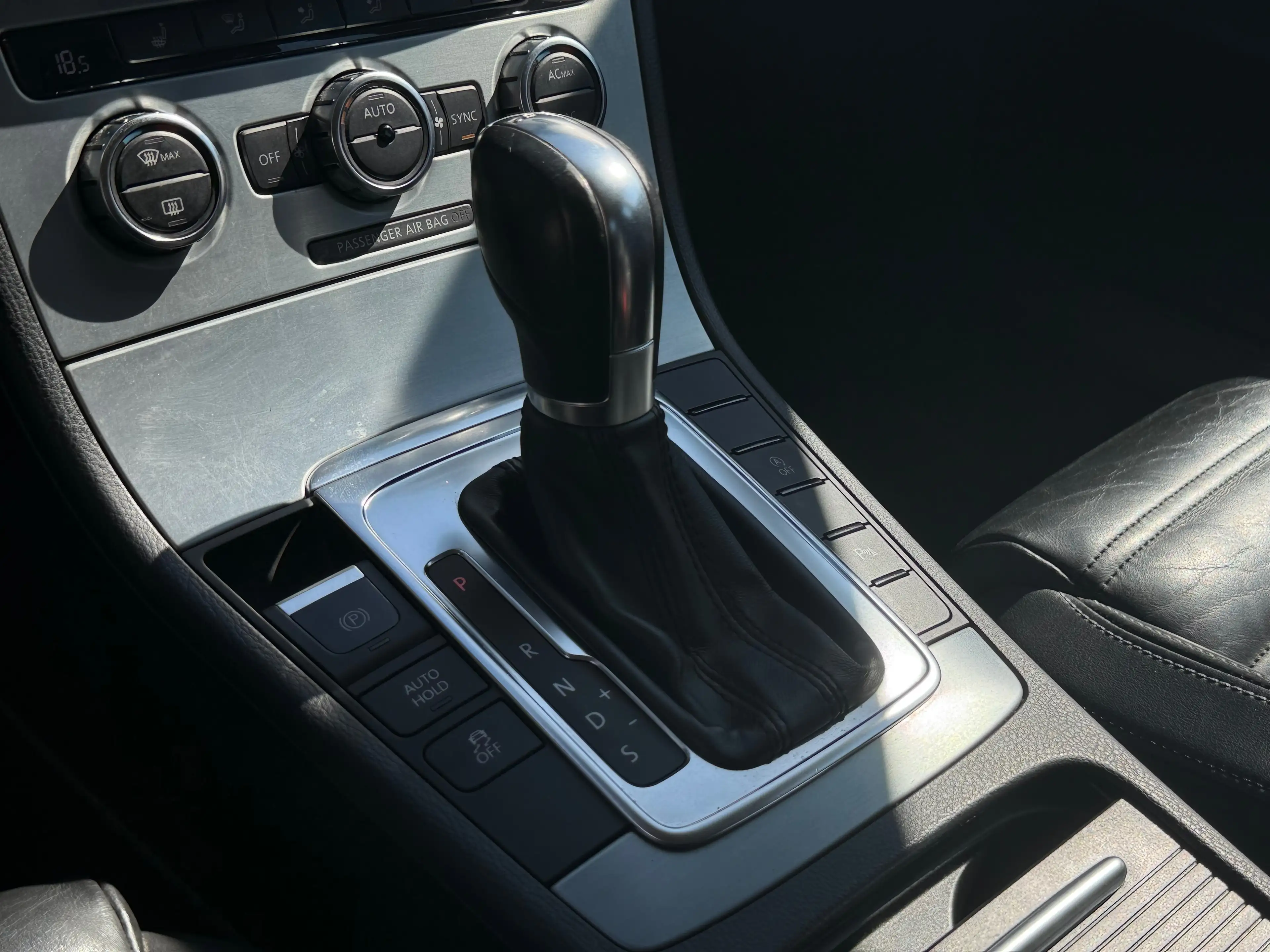 Volkswagen CC 2.0 CR TDi BMT DSG//AUTO//CUIRE//CRUISE//Bluetooth — photo 11