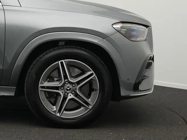 Mercedes-Benz 450 view 8