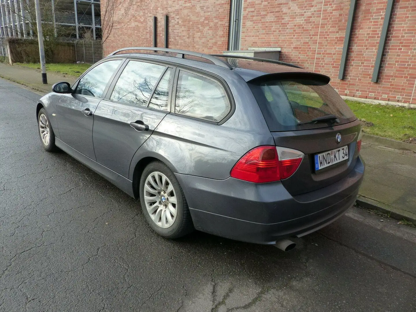 BMW 320 d Touring Klimaautomatik/Sitzheizung/Alu - 2