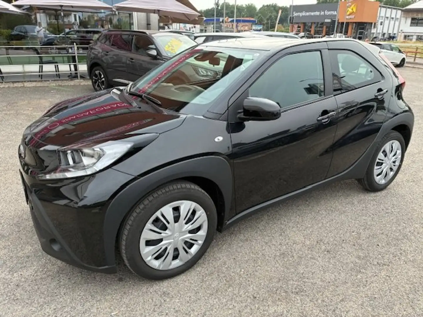 Toyota Aygo Aygo X 1.0 Active 72cv - soli 10.000km! Nero - 1