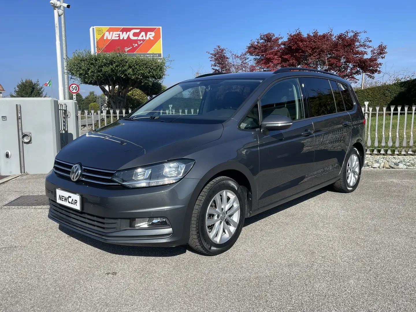 Volkswagen Touran 1.6 tdi Executive 115cv 7 Posti Gris - 1
