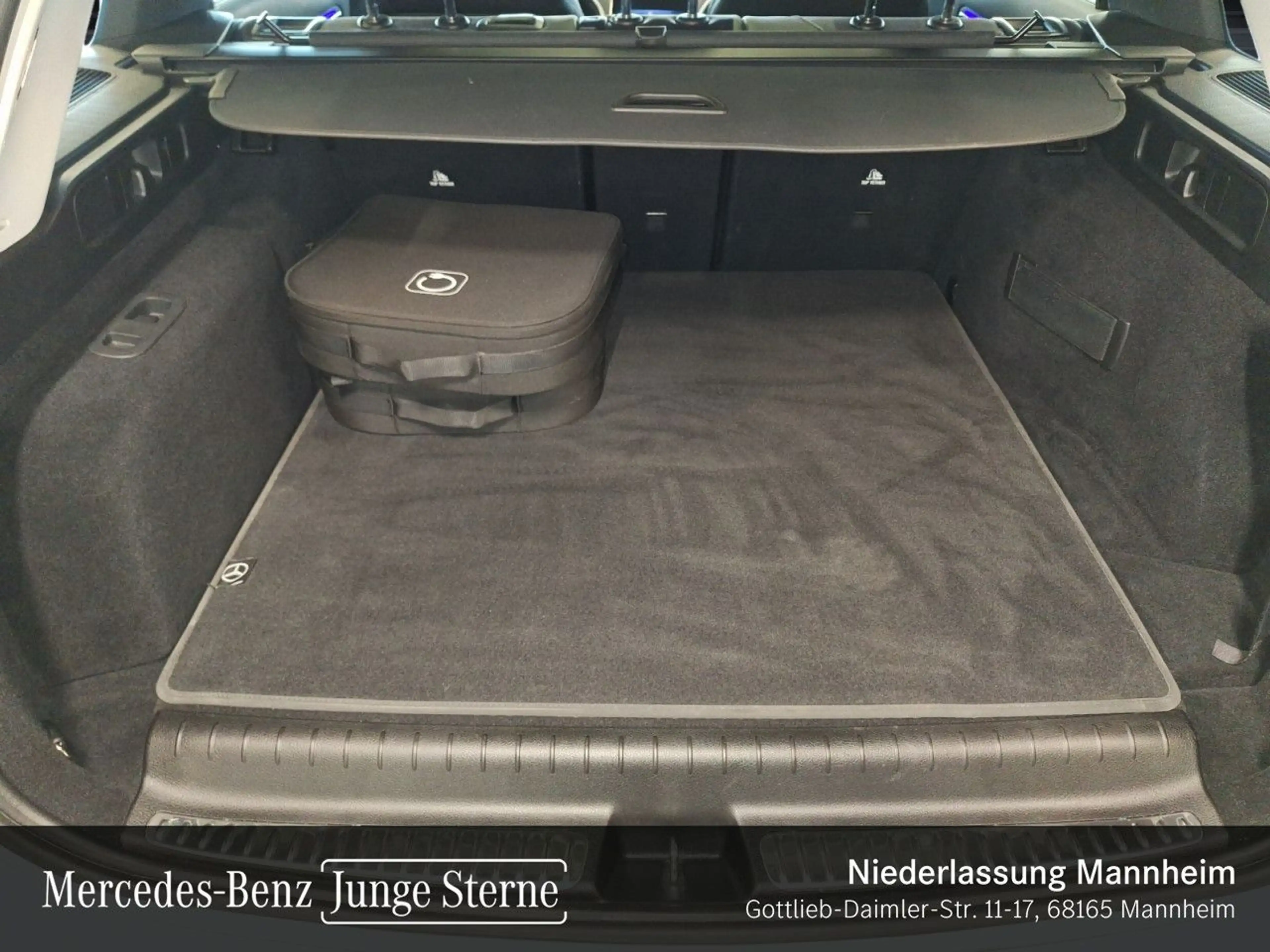 Mercedes-Benz C 300 e T AVANTG+PANO+AHK+KAMERA+TOTW+KEYLESS+9G — photo 8