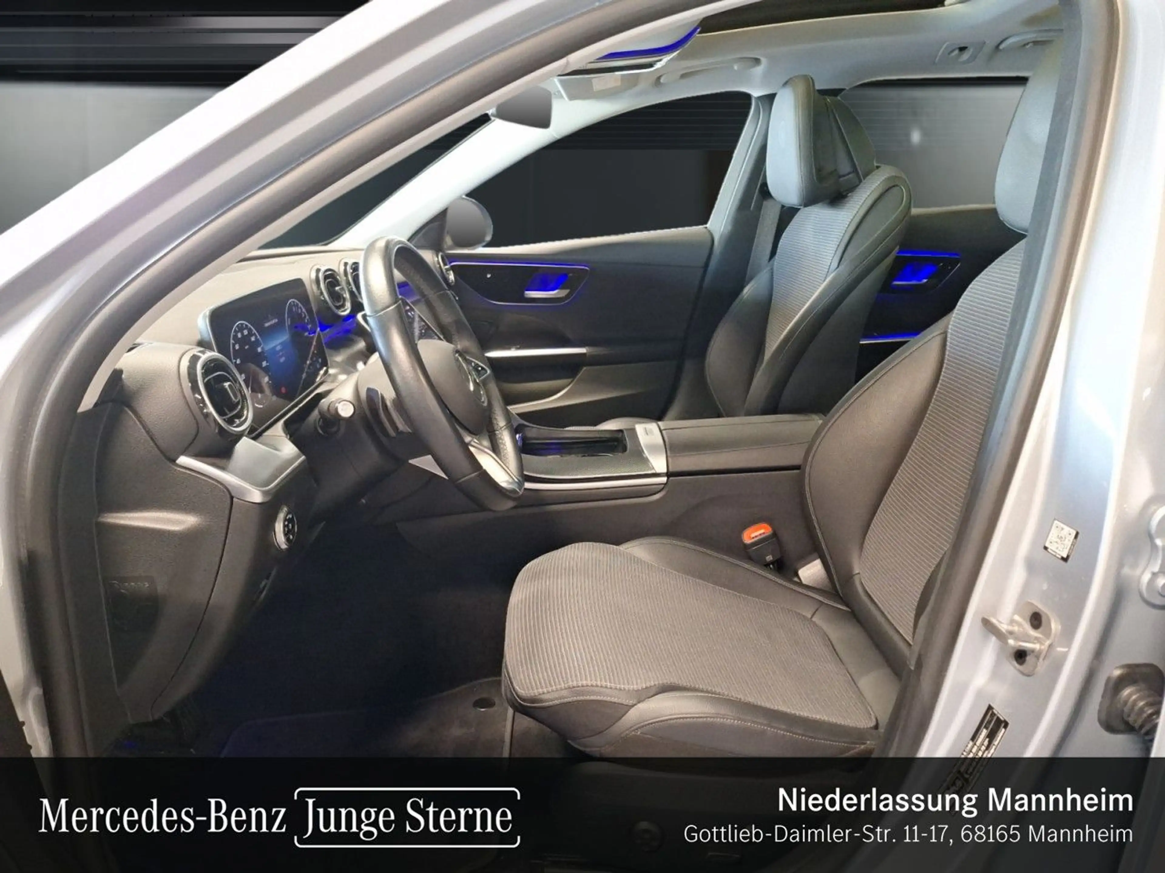 Mercedes-Benz C 300 e T AVANTG+PANO+AHK+KAMERA+TOTW+KEYLESS+9G — photo 12