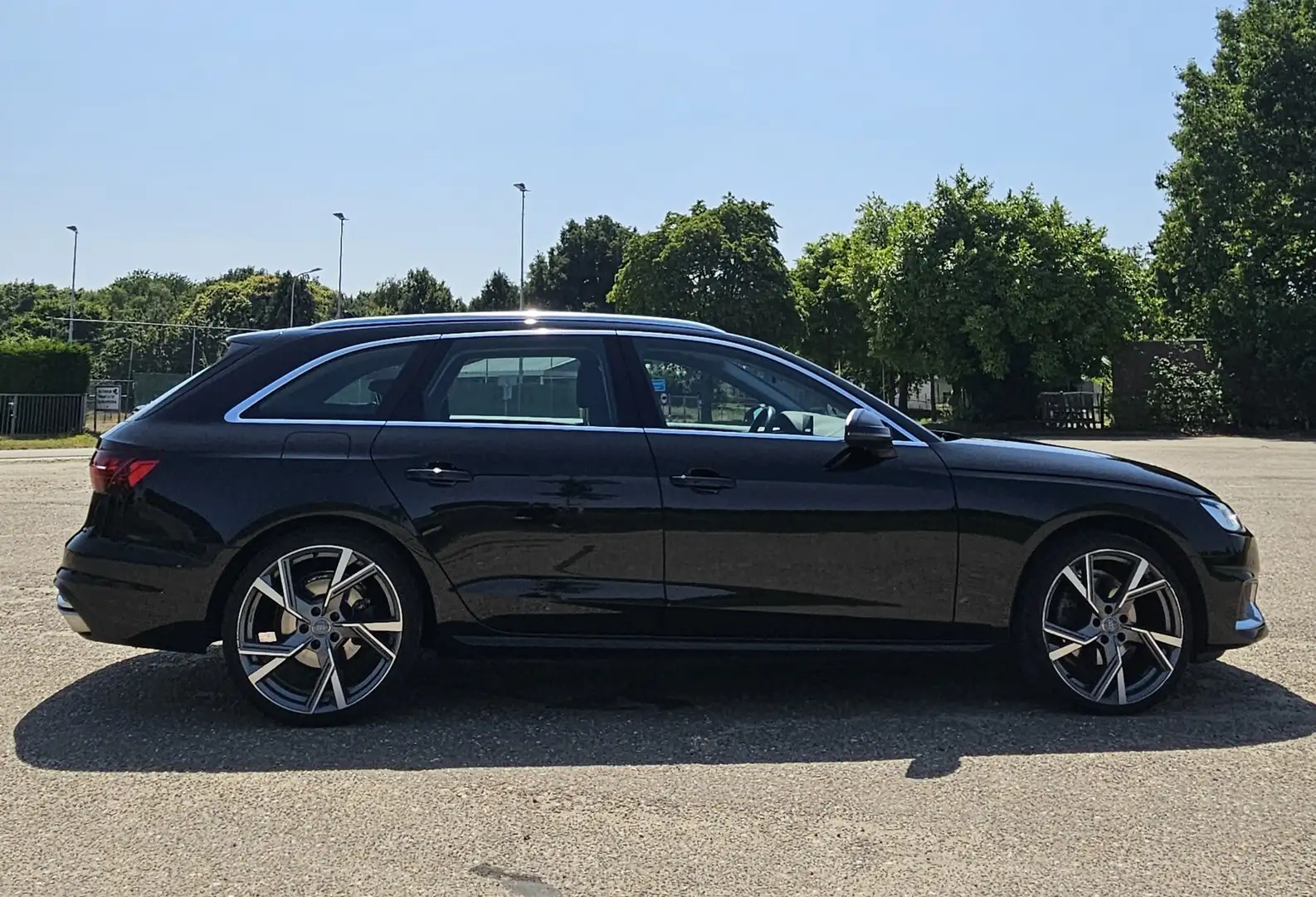 Audi A4 40 TFSI L. edition Sp. Zwart - 2