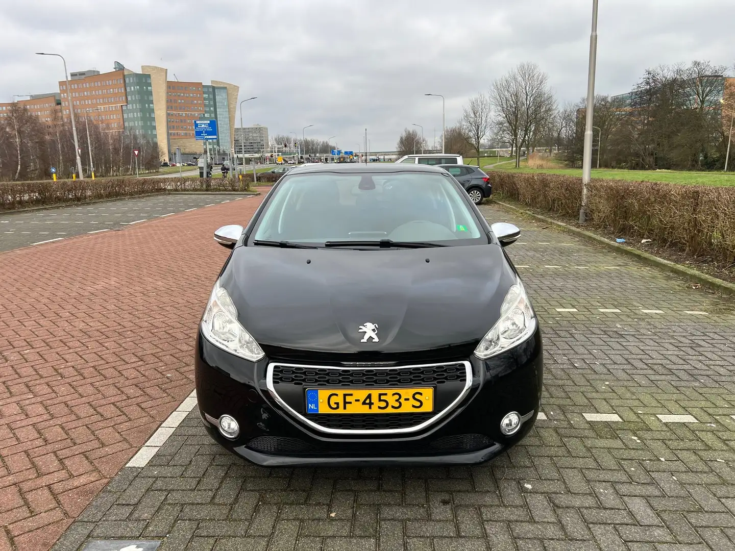 Peugeot 208 208 1.2 PT Style Pack Zwart - 2