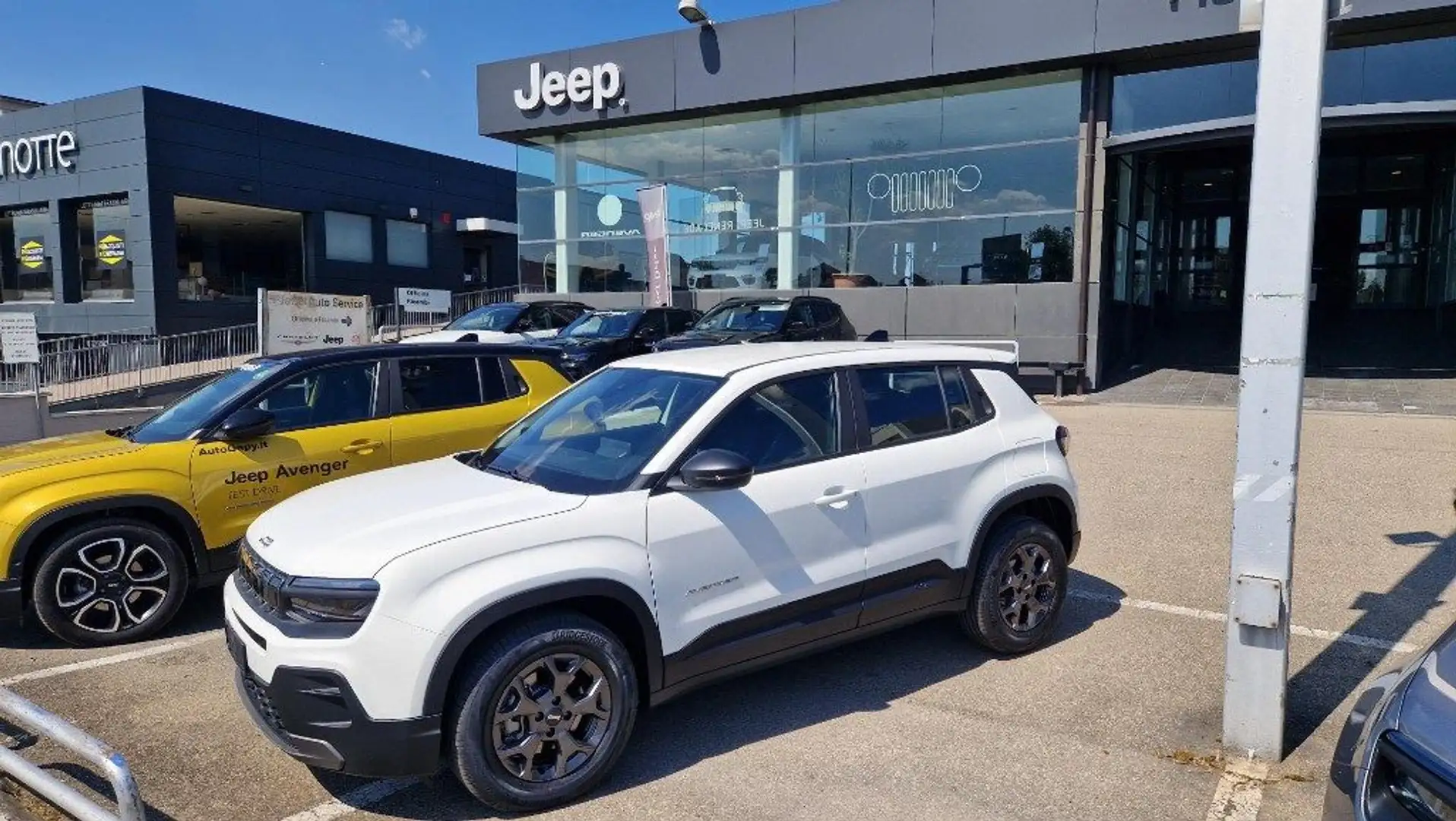 Jeep Avenger 1.2 Turbo 110 CV MHEV Longitude Fehér - 1