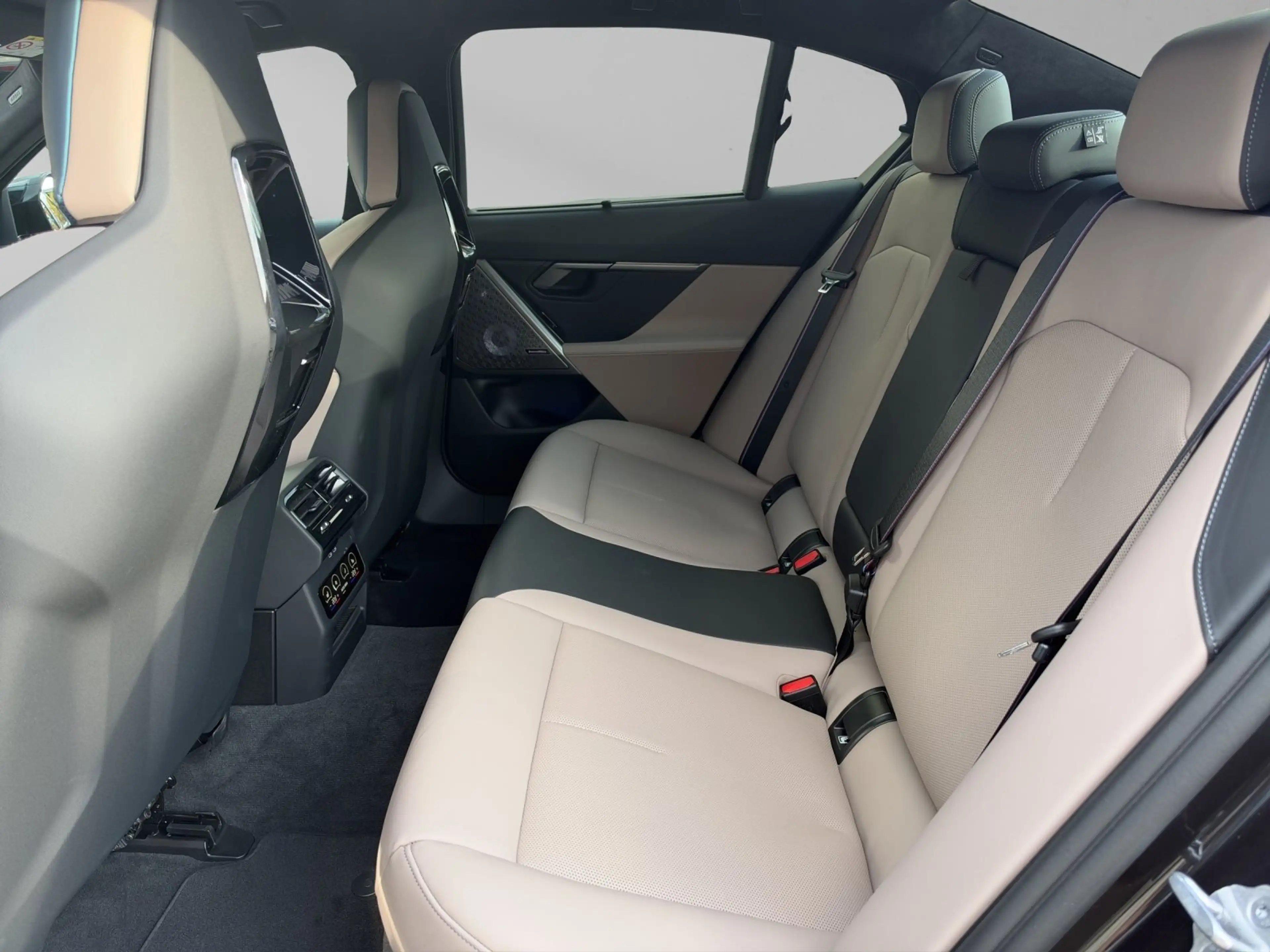 BMW M5 Limousine Carbon M-Bremse Rot 0,5%Versteuerung — photo 13