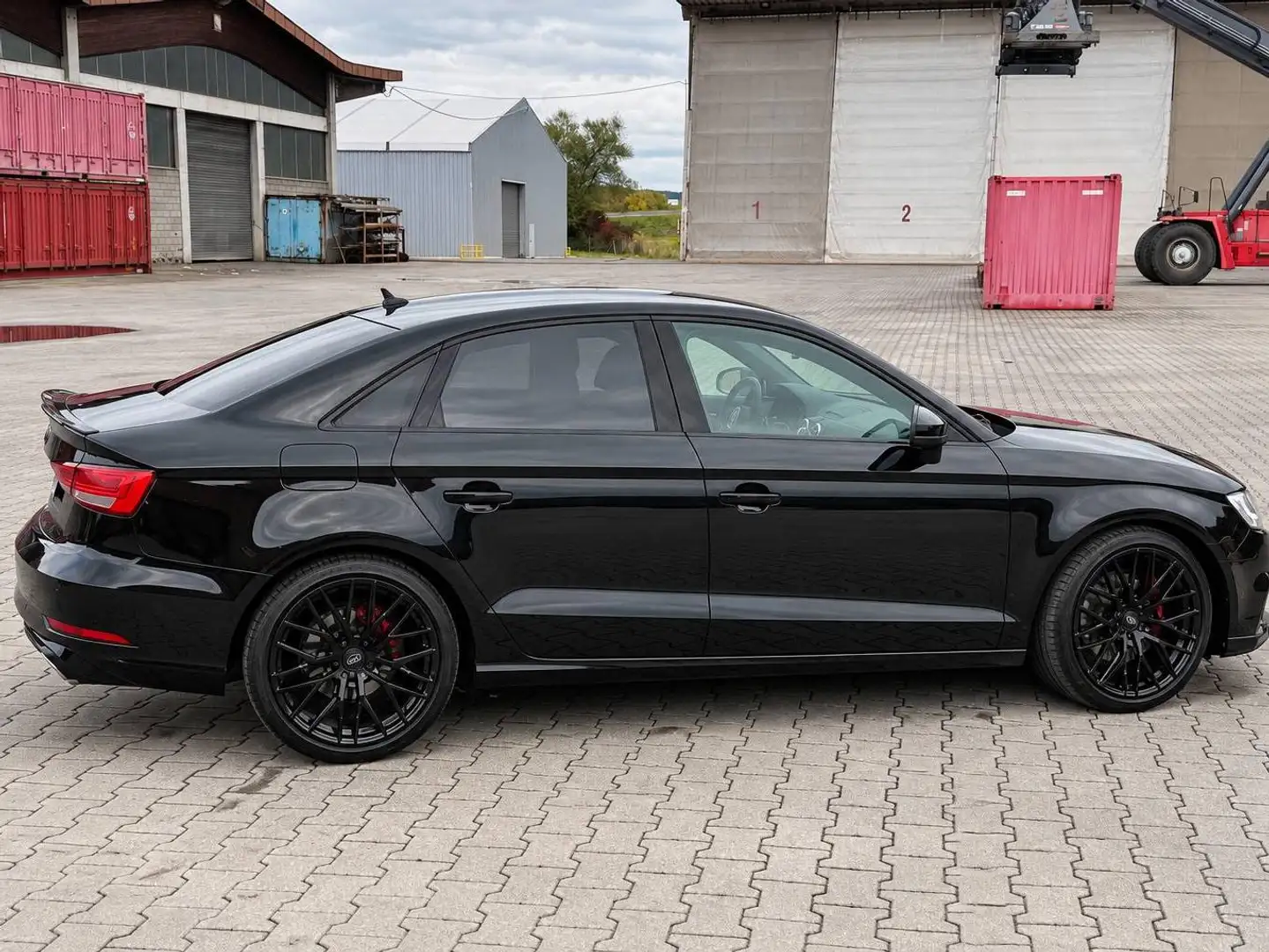 Audi A3 A3 SB 1,0 TFSI sport sport Schwarz - 2
