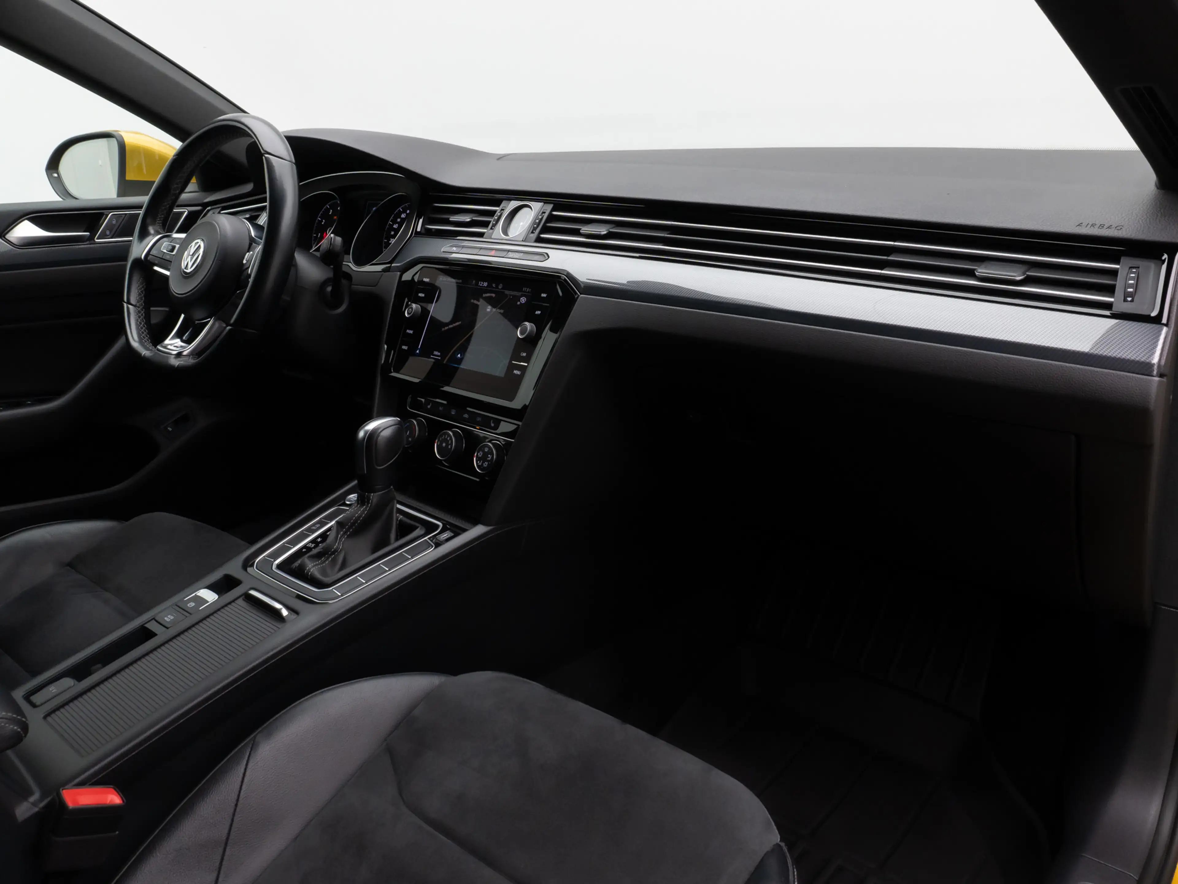 Volkswagen Arteon R-Line Kamera Fernlichtassist ACC 8Fach — photo 23