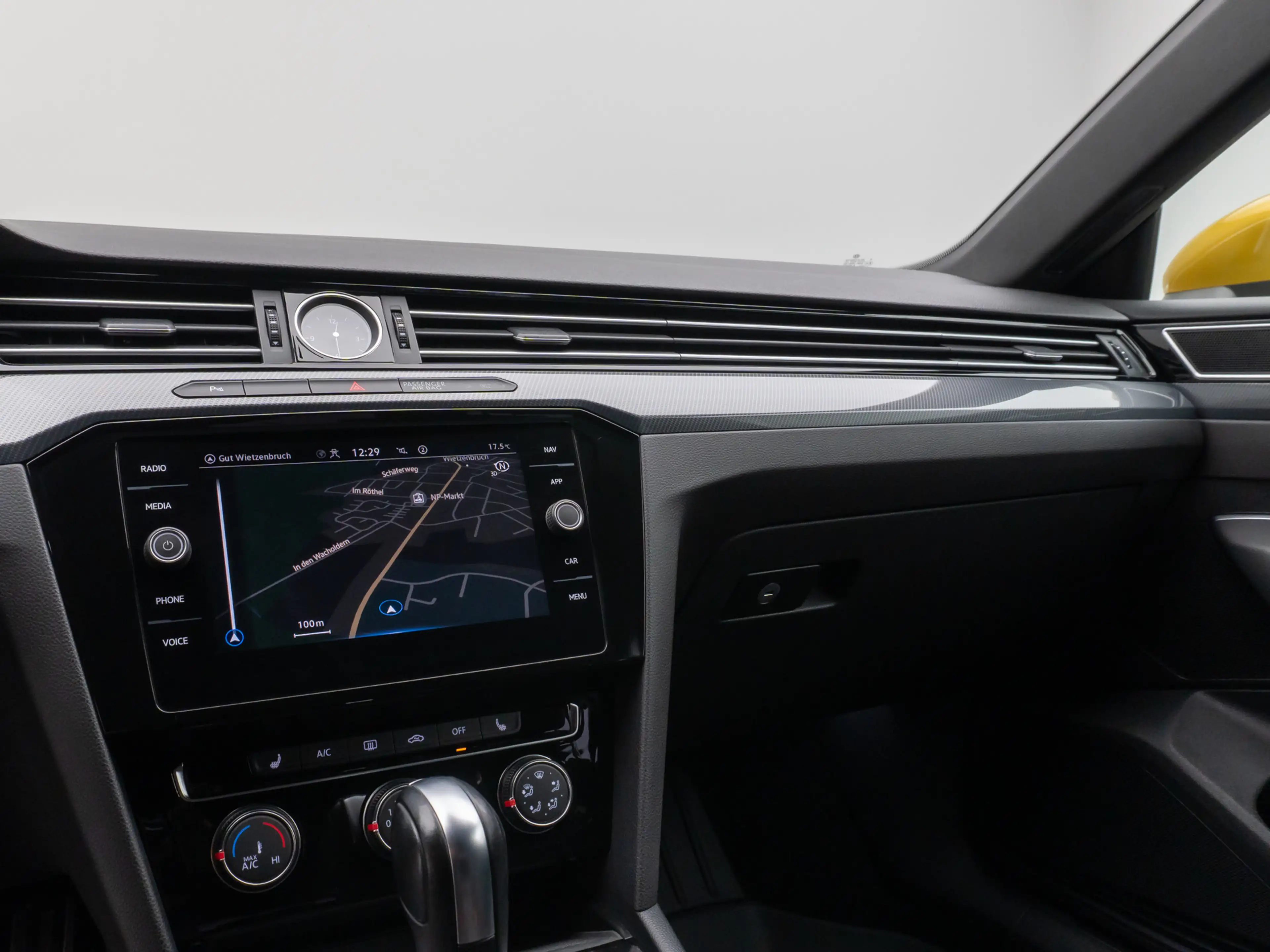 Volkswagen Arteon R-Line Kamera Fernlichtassist ACC 8Fach — photo 21