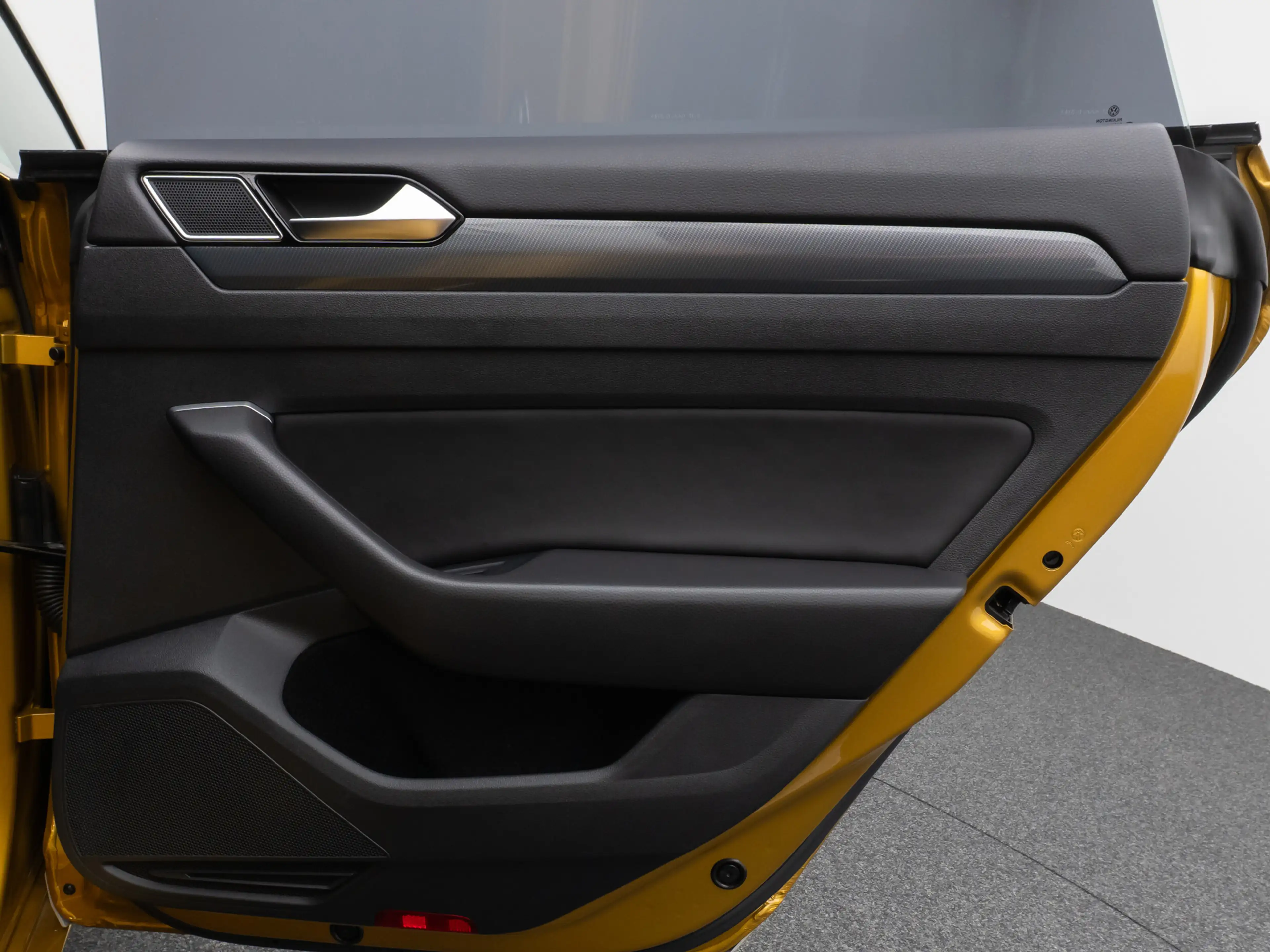 Volkswagen Arteon R-Line Kamera Fernlichtassist ACC 8Fach — photo 29