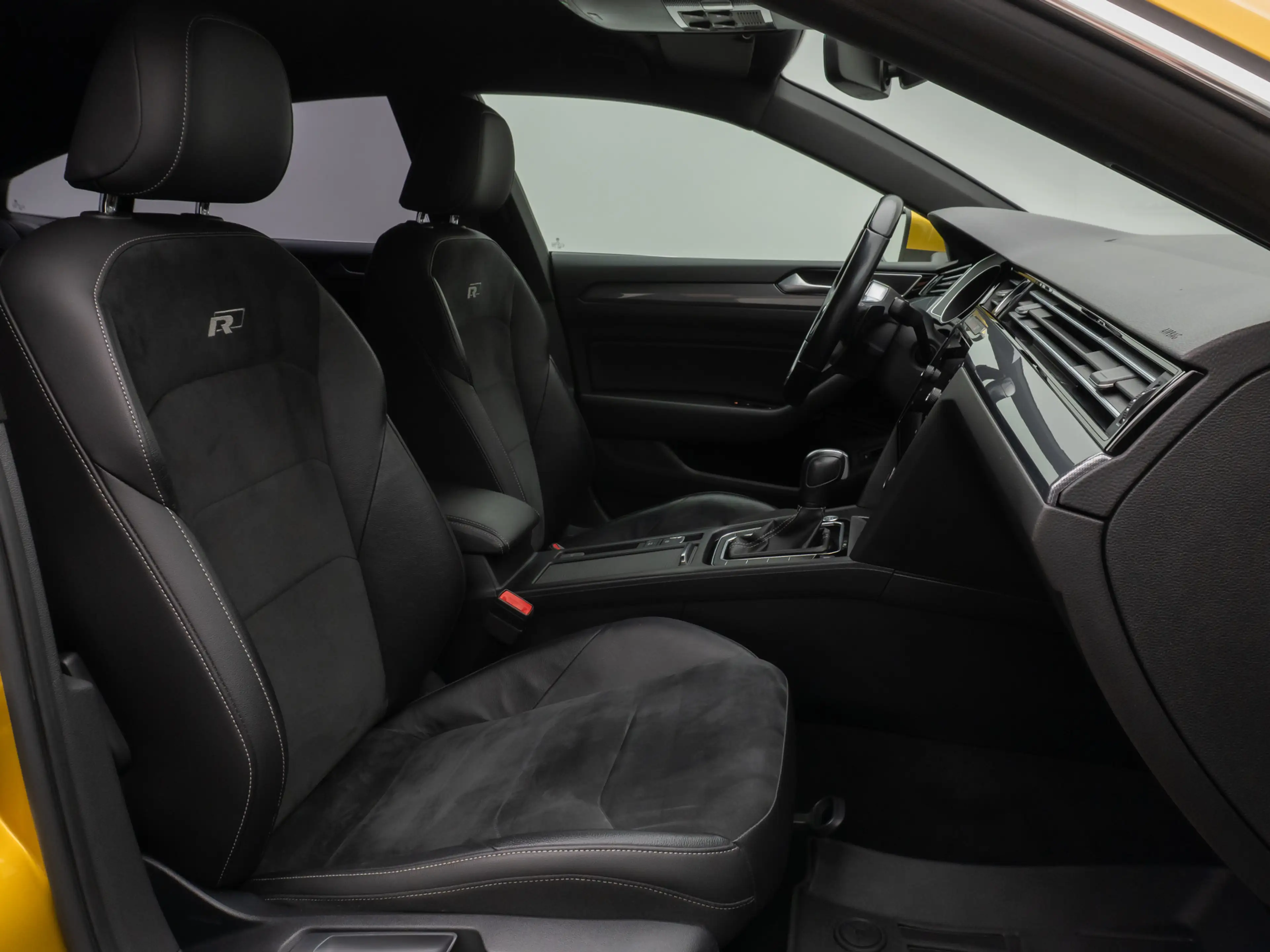 Volkswagen Arteon R-Line Kamera Fernlichtassist ACC 8Fach — photo 32