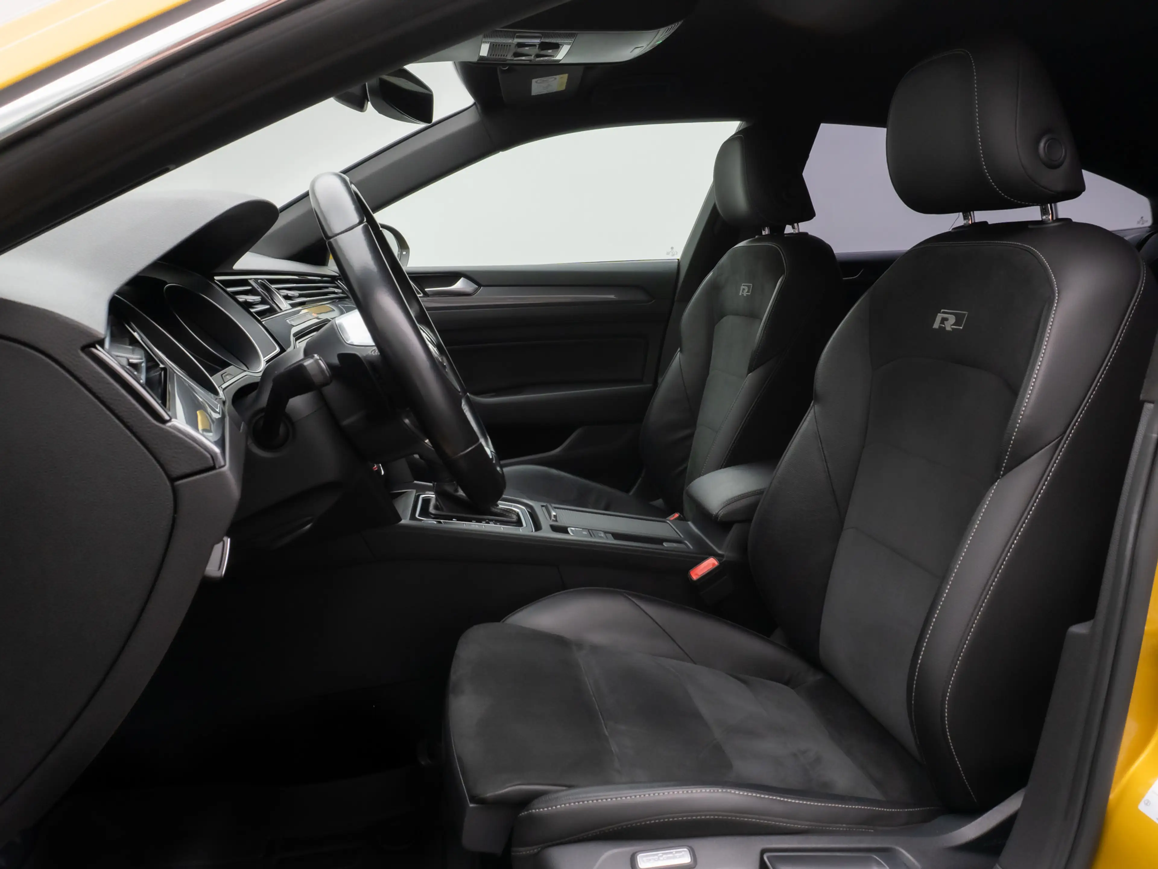 Volkswagen Arteon R-Line Kamera Fernlichtassist ACC 8Fach — photo 31