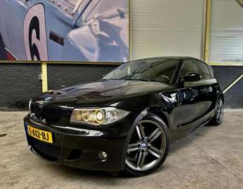 1-serie 130i| M-SPORT| HANDBAK| COMPLETE HISTORIE|
