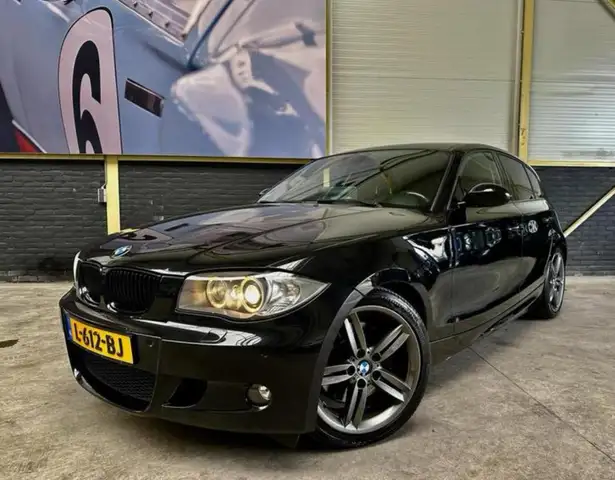 BMW 130 1-serie 130i| M-SPORT| HANDBAK| COMPLETE HISTORIE|