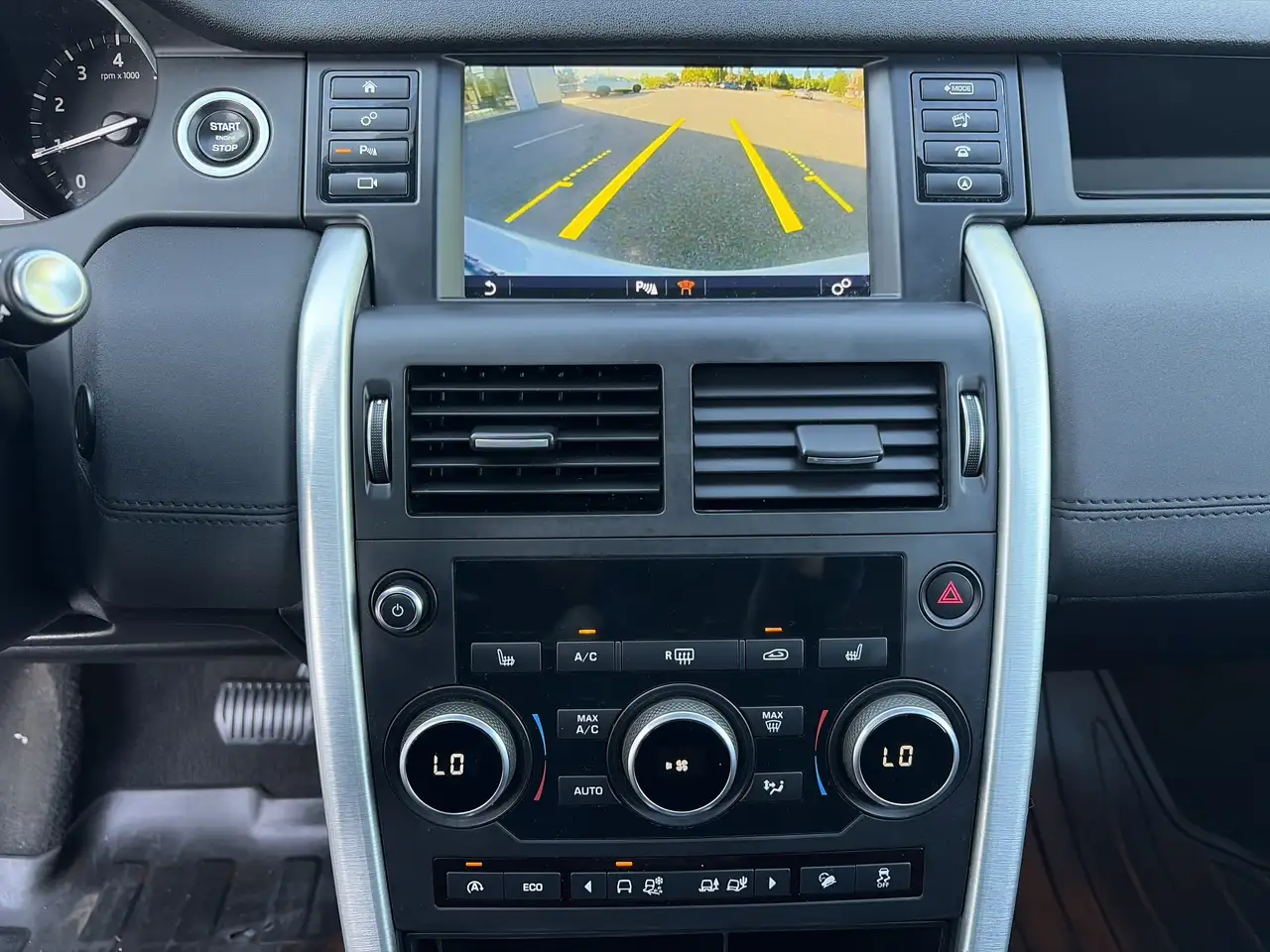 Land Rover Discovery Sport снимка Land Rover Discovery Sport