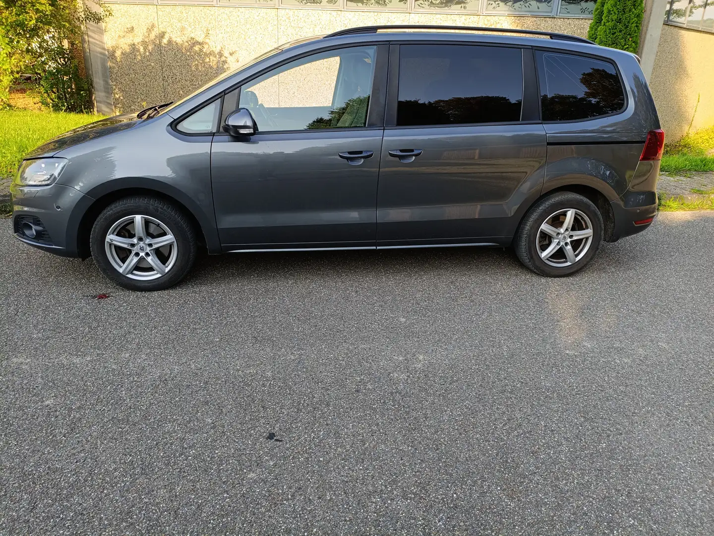 SEAT Alhambra Alhambra Diesel 2.0 TDI Ecomotive Style Plus Grau - 2