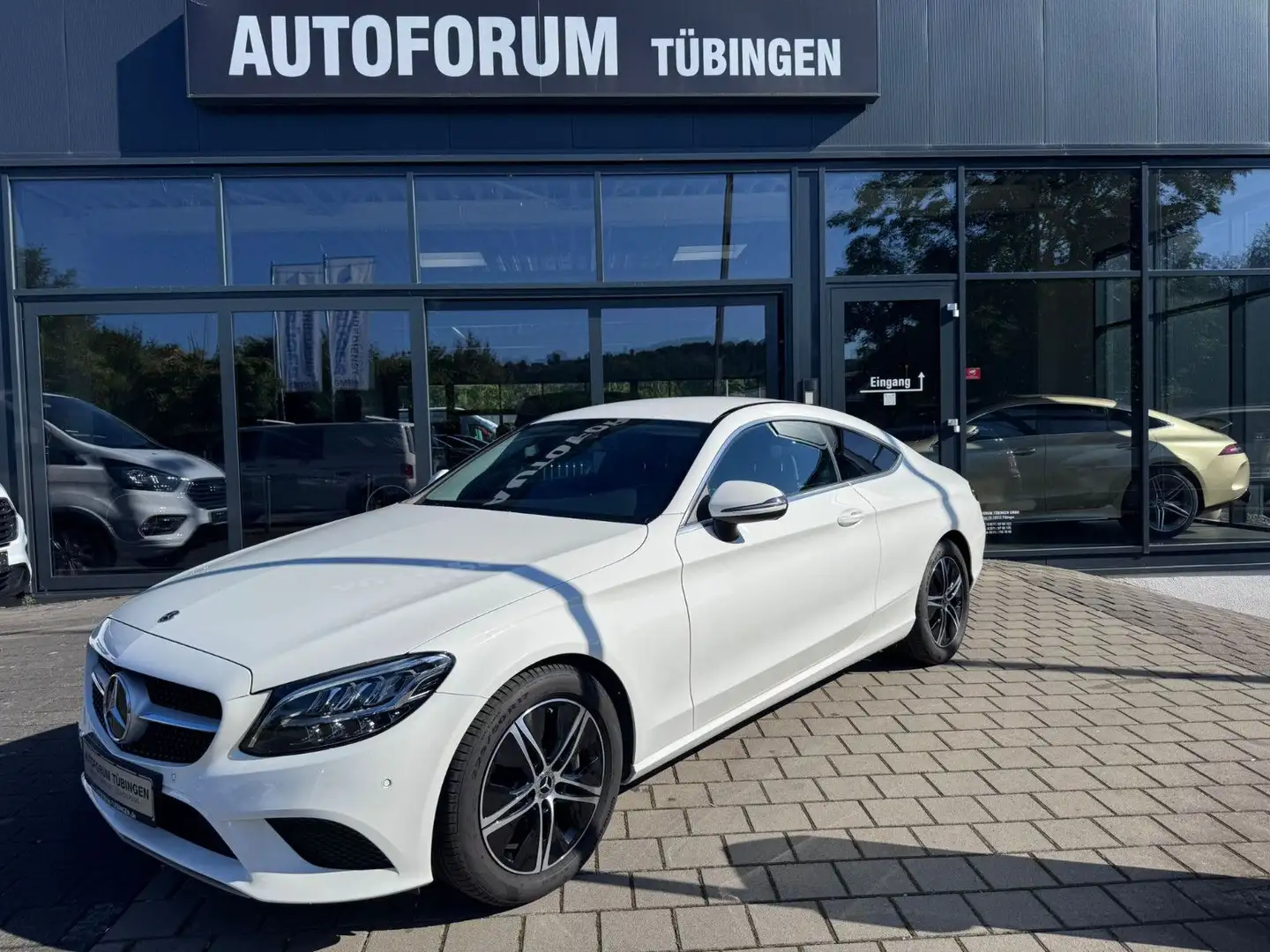 Mercedes-Benz C 220 d COUPE Autom. *TEMPO*SH*LED*KAMERA*NAVI* Weiß - 1