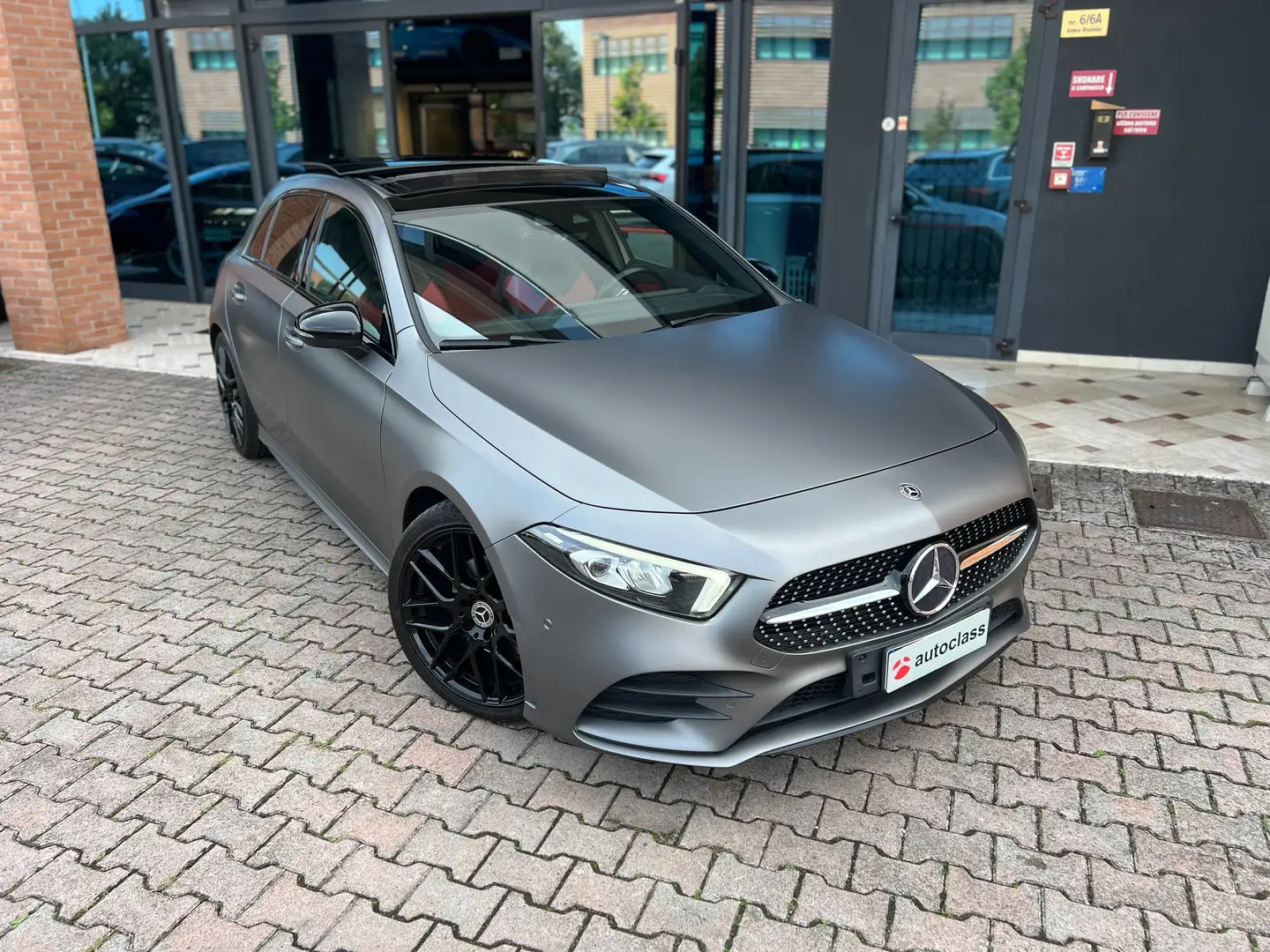 Mercedes-Benz A 200 A 200 d Premium auto FULL Grijs - 1