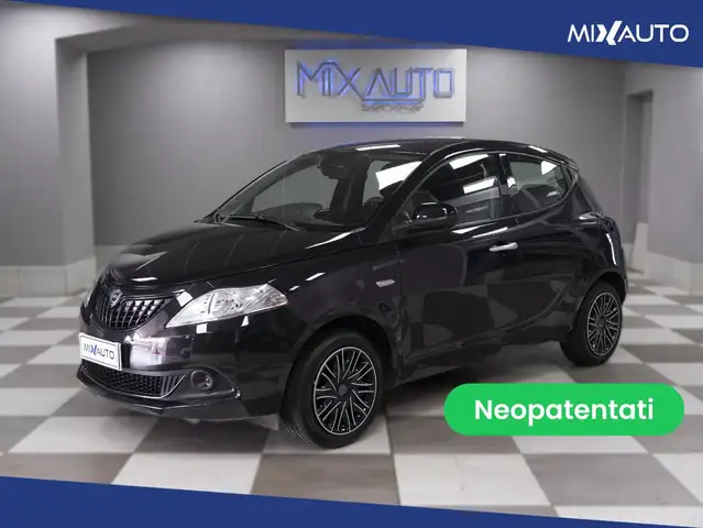 Lancia Ypsilon 1.0 Firefly Hybrid Silver 70CV 5 Porte
