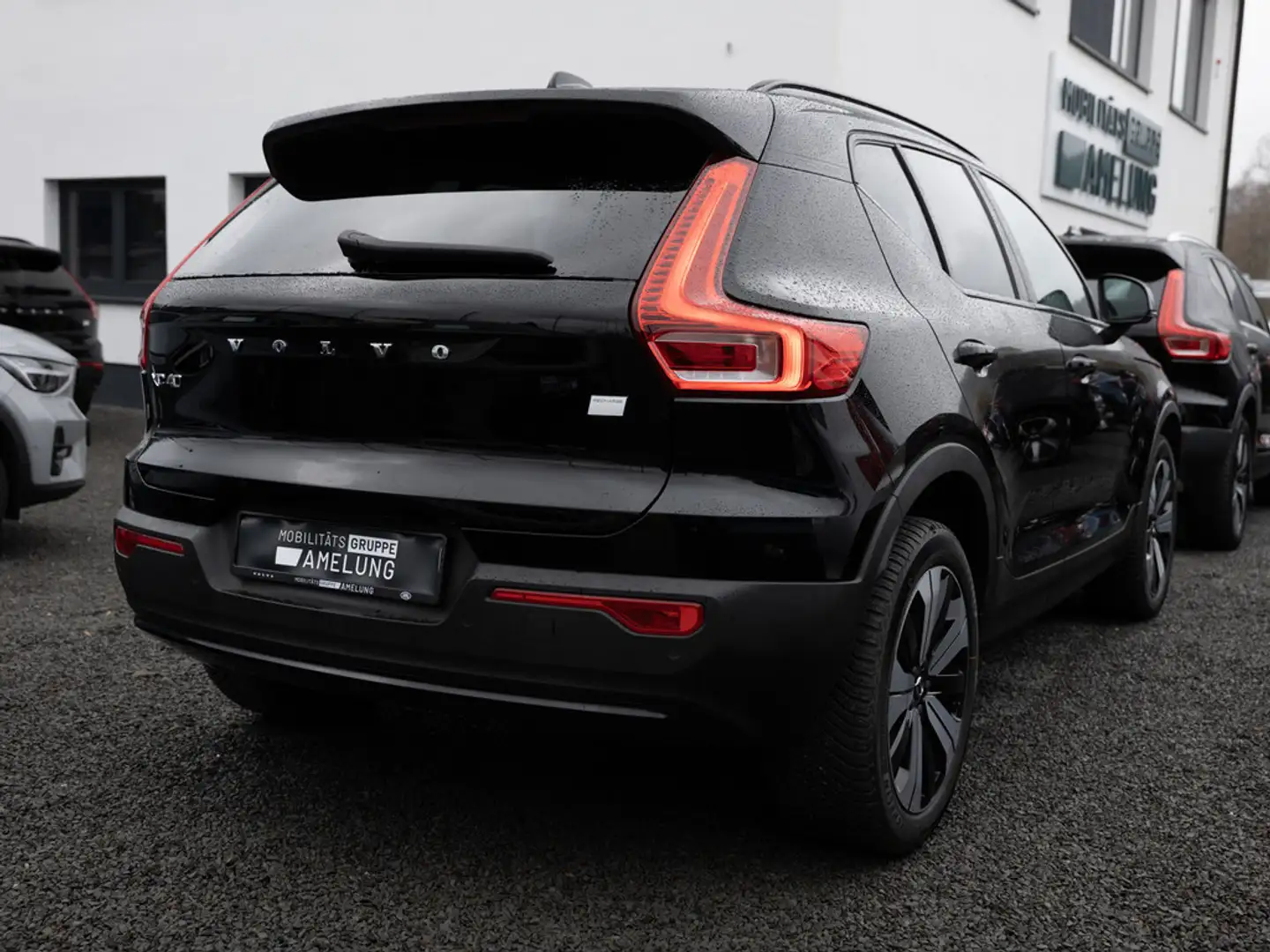 Volvo XC40 Core aus 1. Hand SHZ LED STANDHZ KAMERA Schwarz - 2