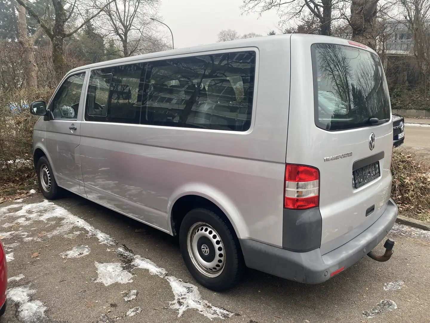 Volkswagen T5 Transporter T5 Bus lang 9-Sitze TÜV bis 10/2027 Klima Silber - 1