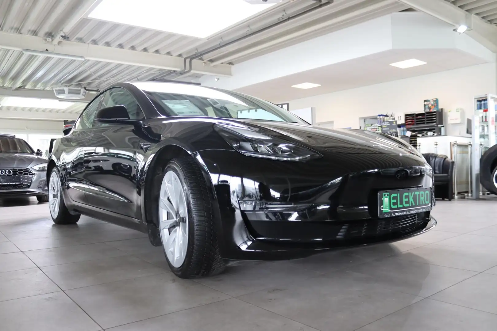 Tesla Model 3 Long Range Dual AWD 324 kW (441 PS), Automatik,... Nero - 2
