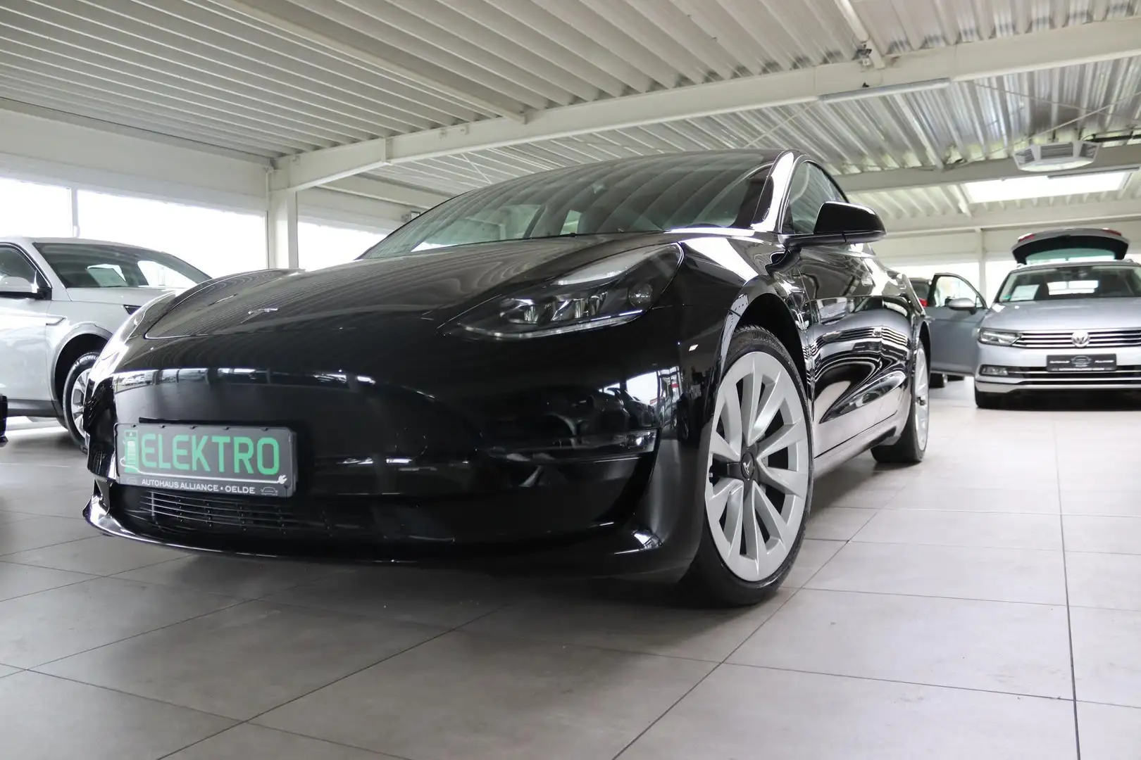 Tesla Model 3 Long Range Dual AWD 324 kW (441 PS), Automatik,... Zwart - 1