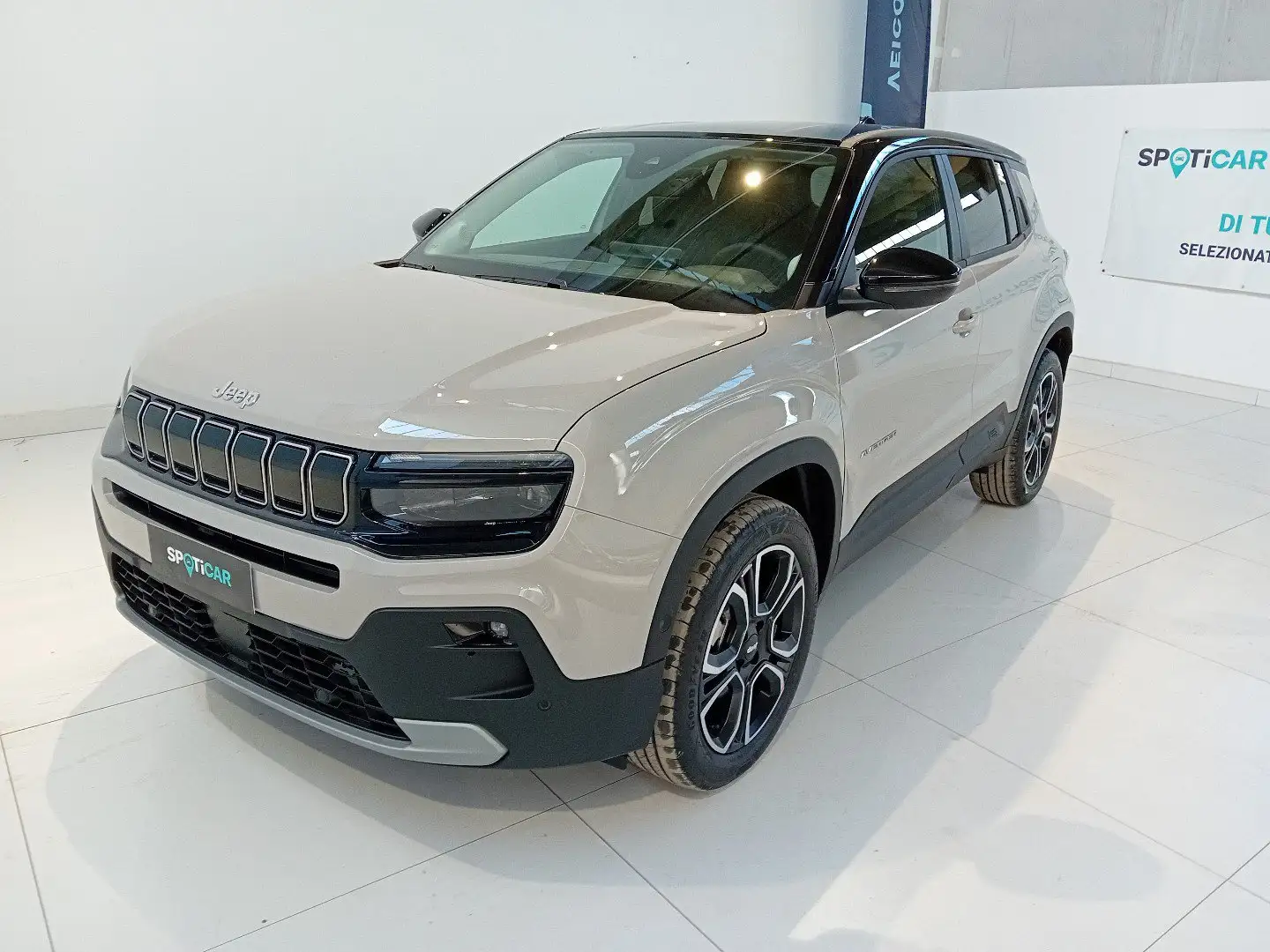 Jeep Avenger Avenger 1.2 Turbo 110 CV MHEV Summit Gris - 1