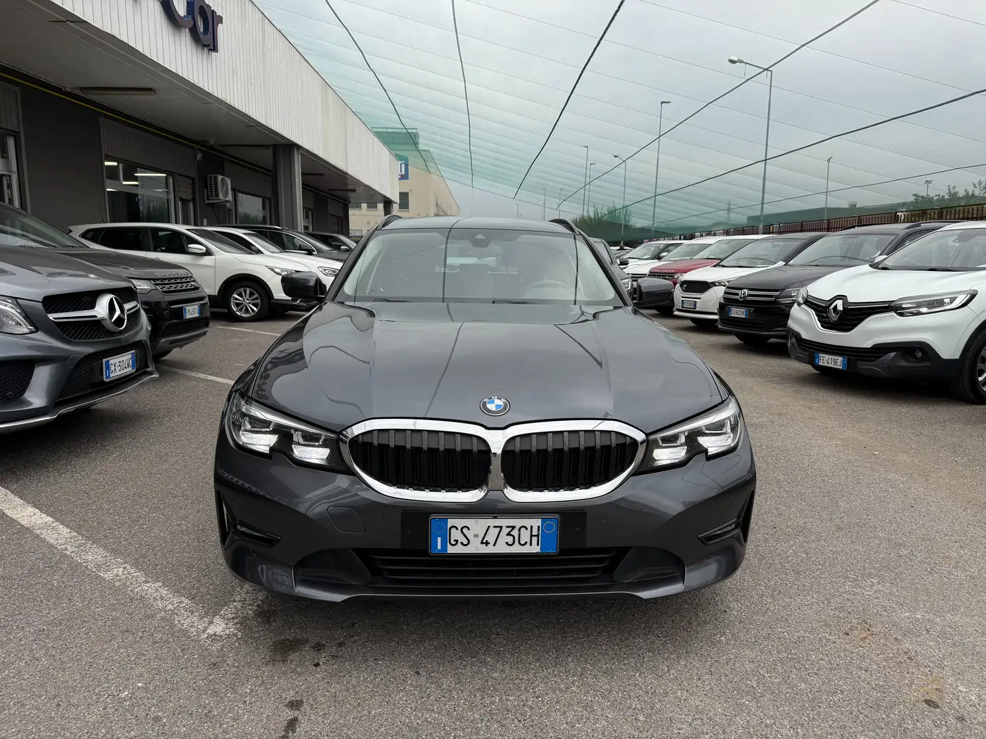 BMW 320 Serie 3 320d Touring mhev 48V xdrive Gris - 2