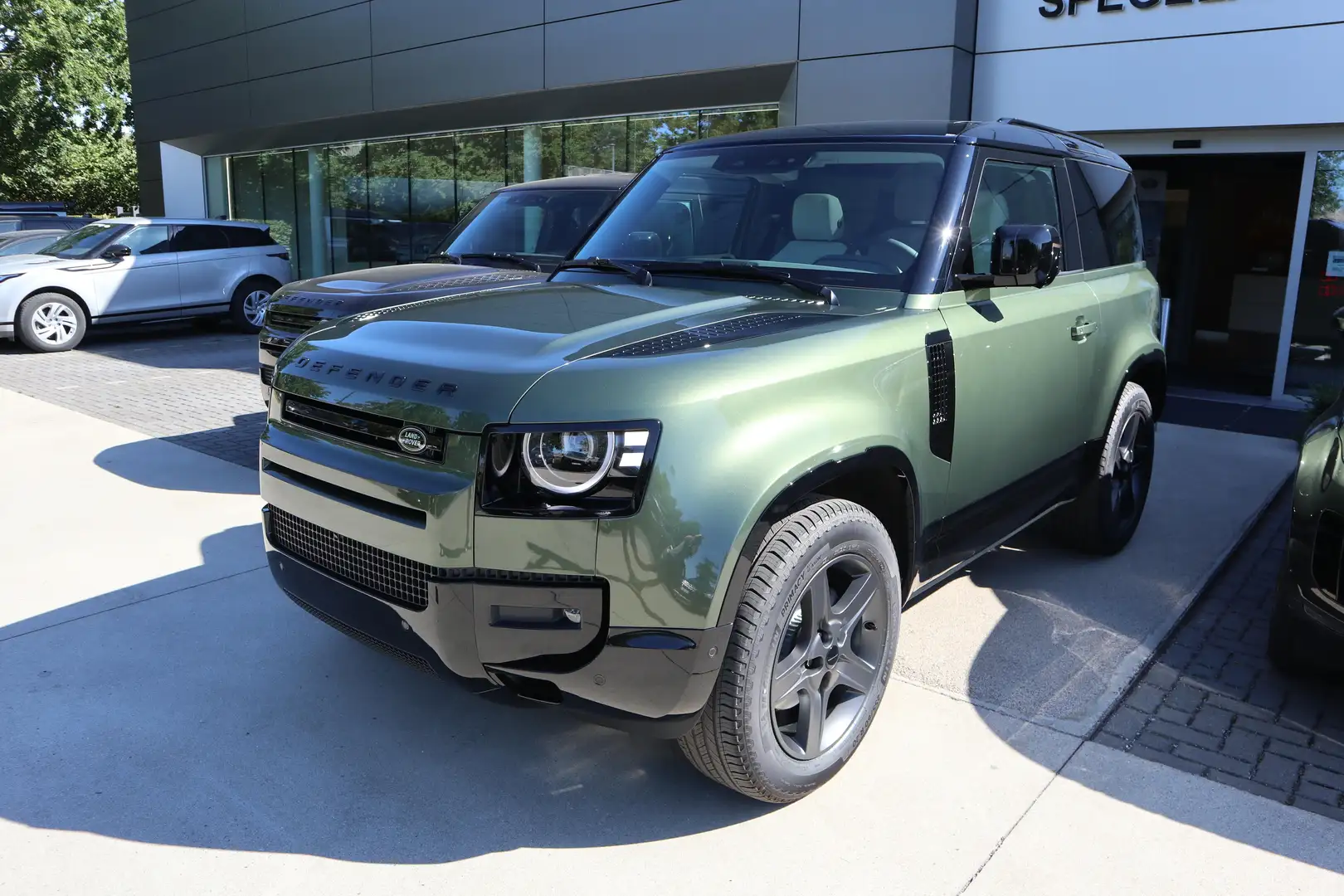 Land Rover Defender 90 D250 X-Dynamic SE AWD Auto. Vert - 1