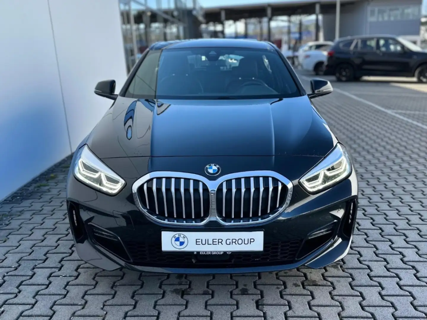 BMW 120 iA M Sport LCProf Comf.Pak. adLED HiFi ParkAss Len Schwarz - 2