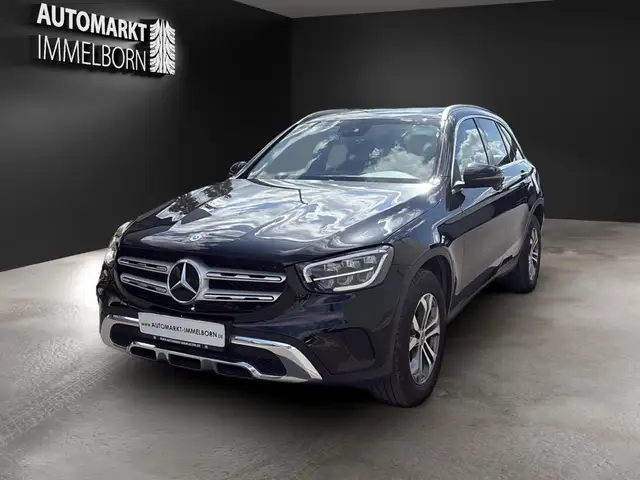 Mercedes-Benz GLC view 3