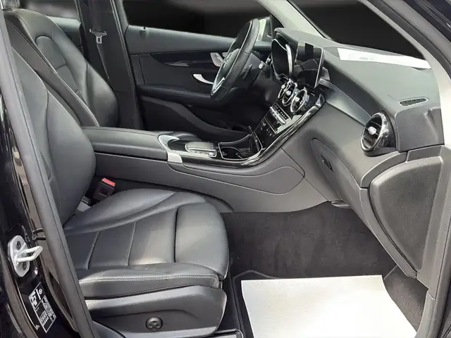 Mercedes-Benz GLC view 14