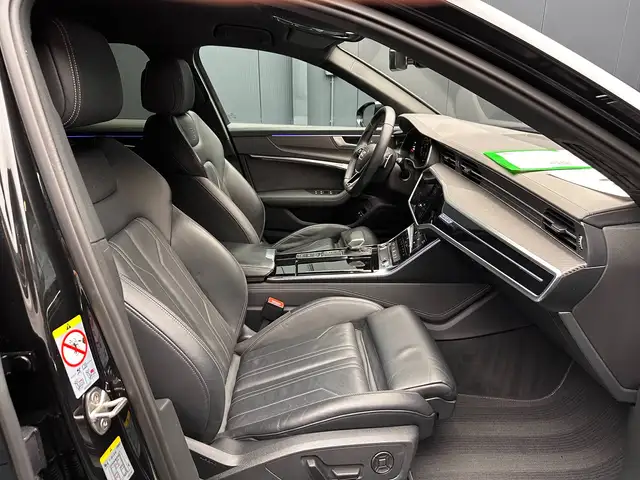 Audi A6 view 10