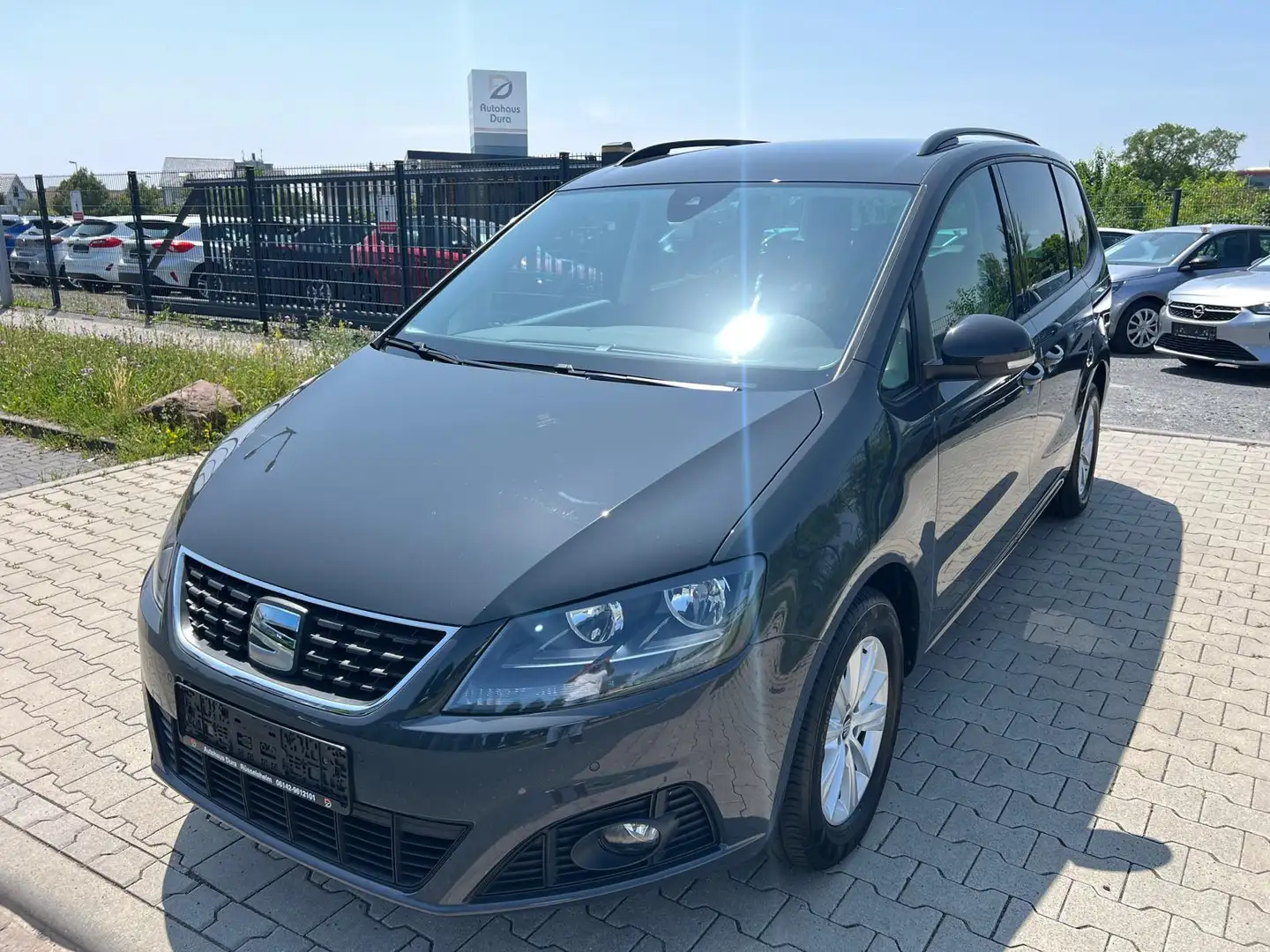 SEAT Alhambra 2.0 TDI Style Aut. Navi+Kamera+Ahk+Shz Gris - 2