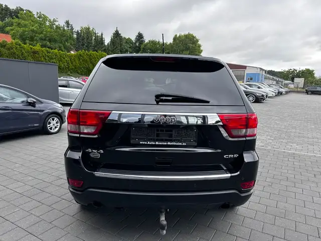 Jeep Grand Cherokee view 6