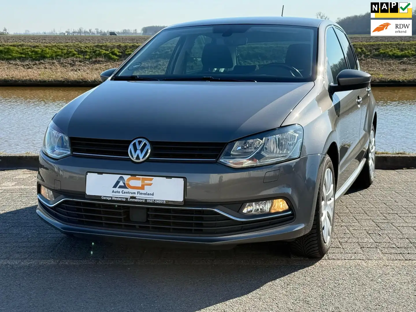 Volkswagen Polo 1.2 TSI DSG 90pk Comfortline Connected Series Grau - 1
