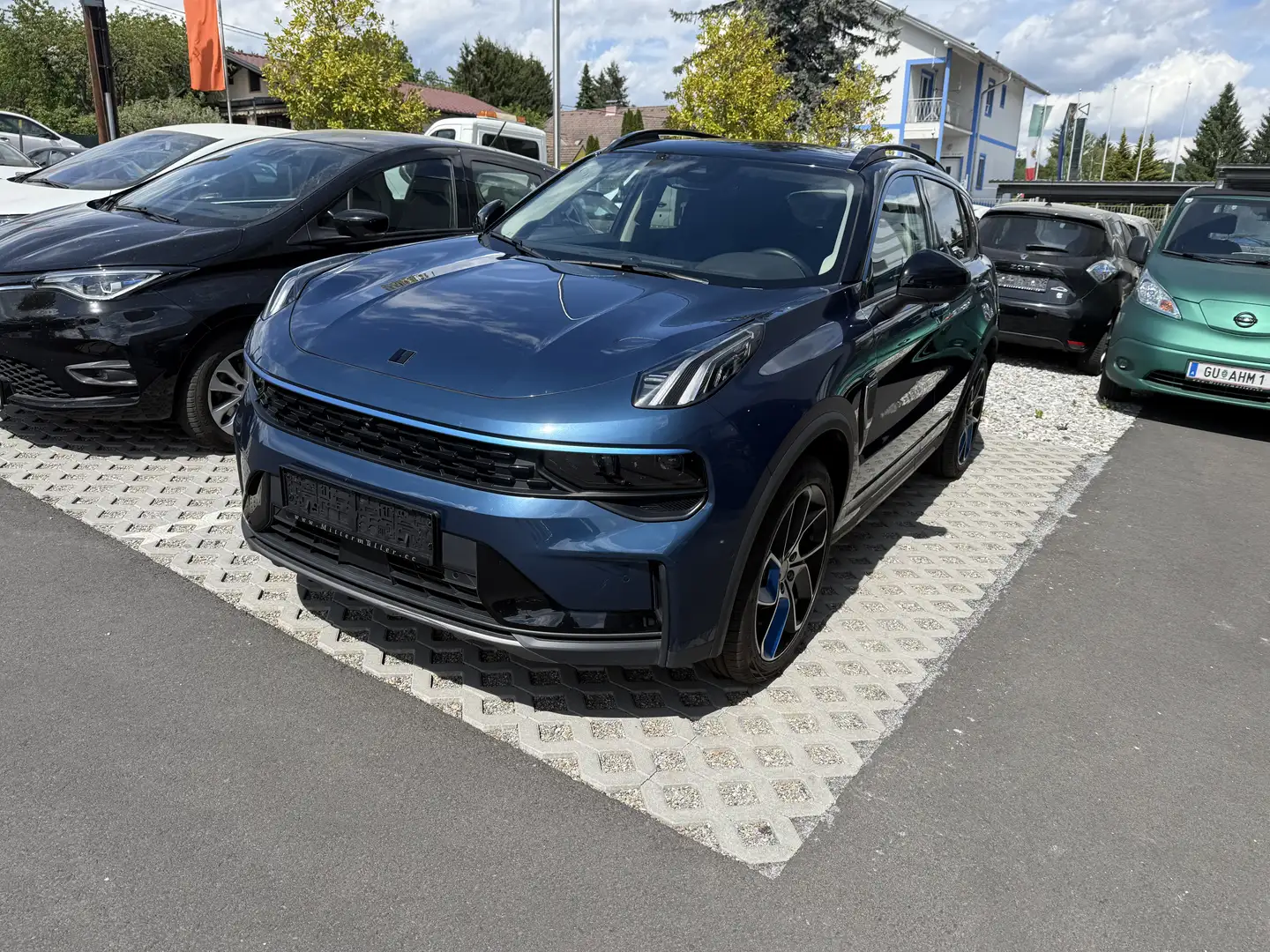 Lynk & Co 01 1.5 T HEV 145 kW Geely Volvo Polestar Blau - 1
