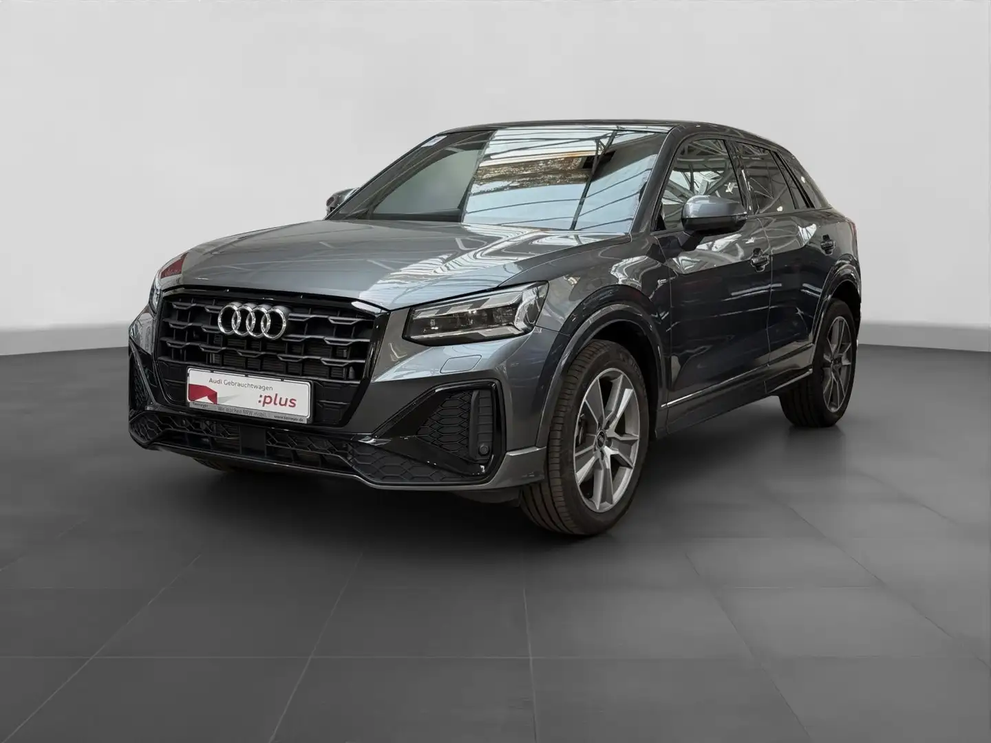 Audi Q2 35 TDI 2x S LINE LM18 FEINNAPPA PANO AHK Grau - 2