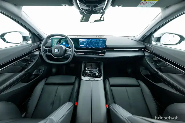 BMW 5 Series view 5